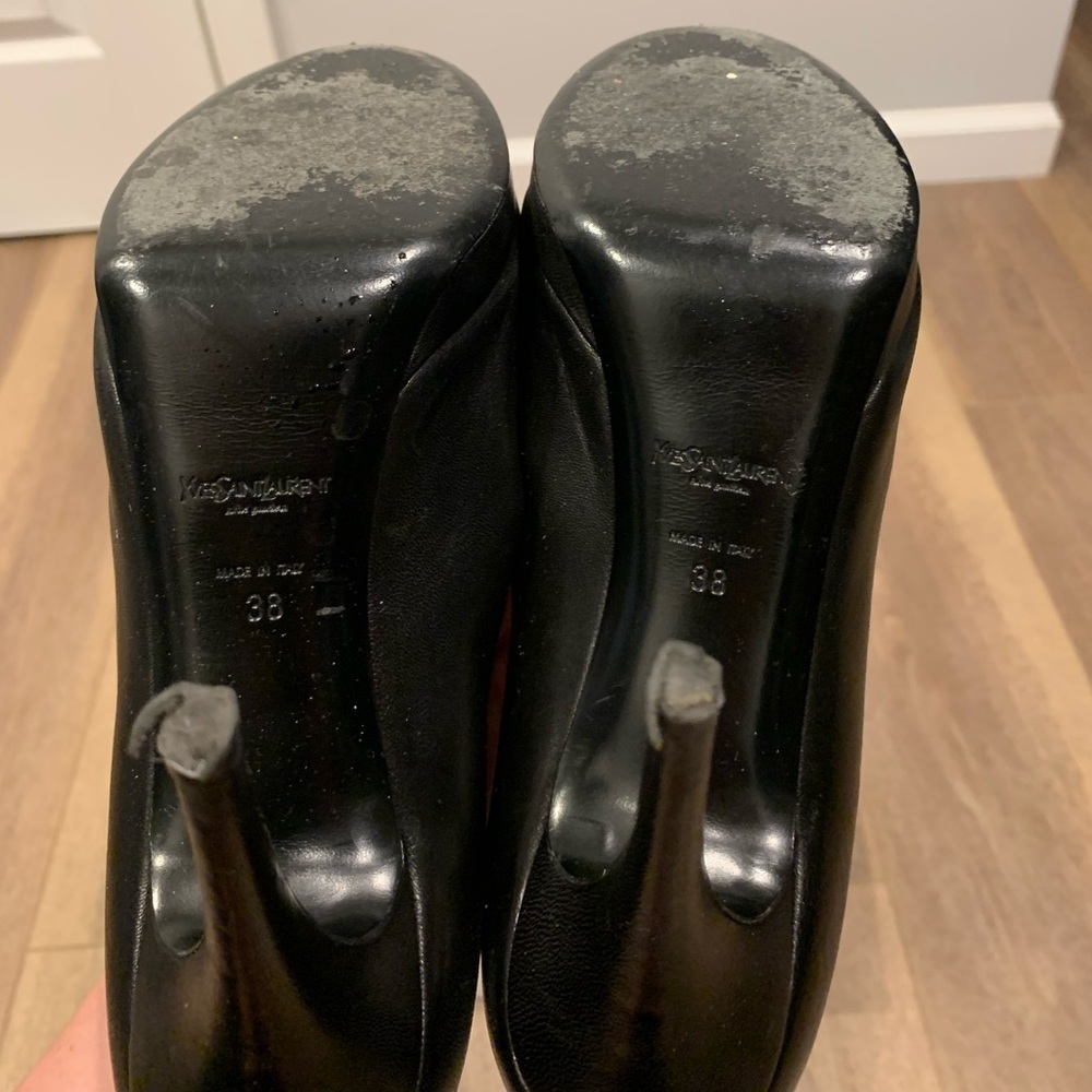 Yves Saint Laurent Tribute Round Toe Pump - Picture 7 of 8